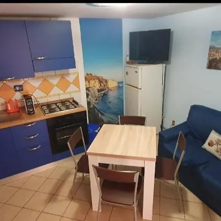 Maniscalco Apartment *